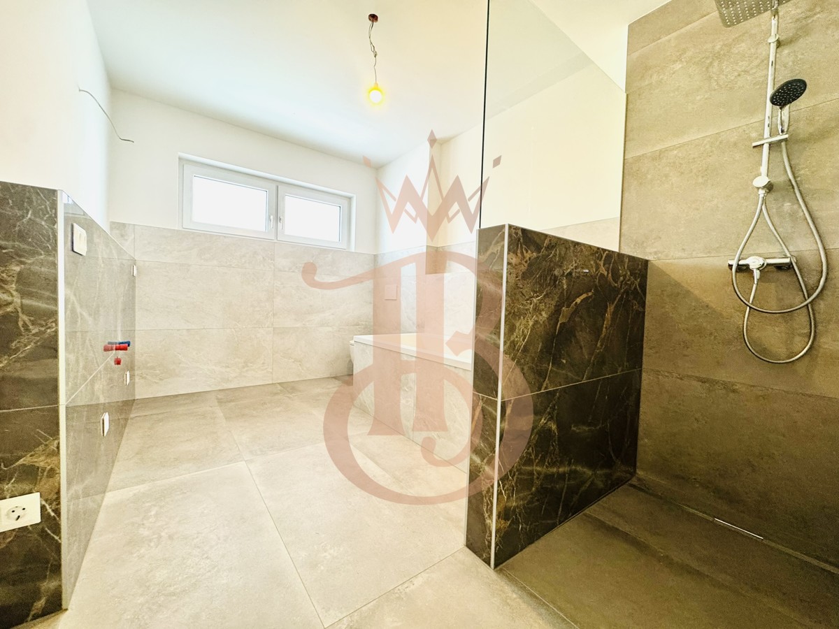 Badezimmer mit DU, Wanne, WC