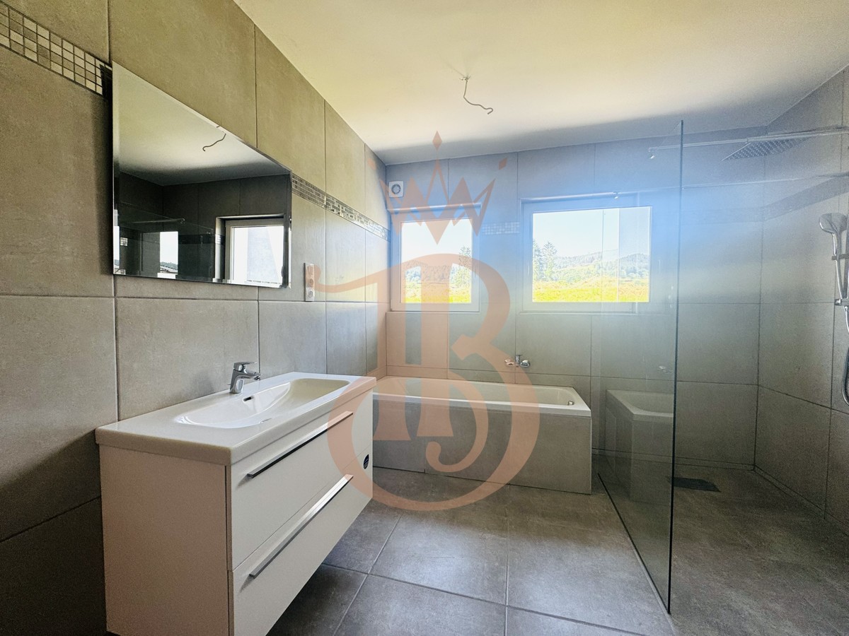 Bad mit DU/ Wanne/ WC