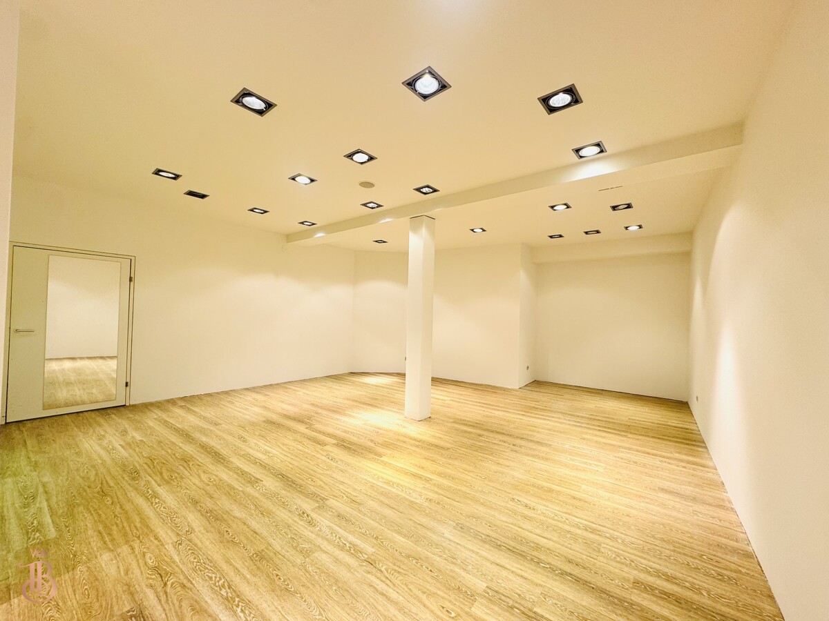 Geschäftsfläche mit Schaufenster HP1