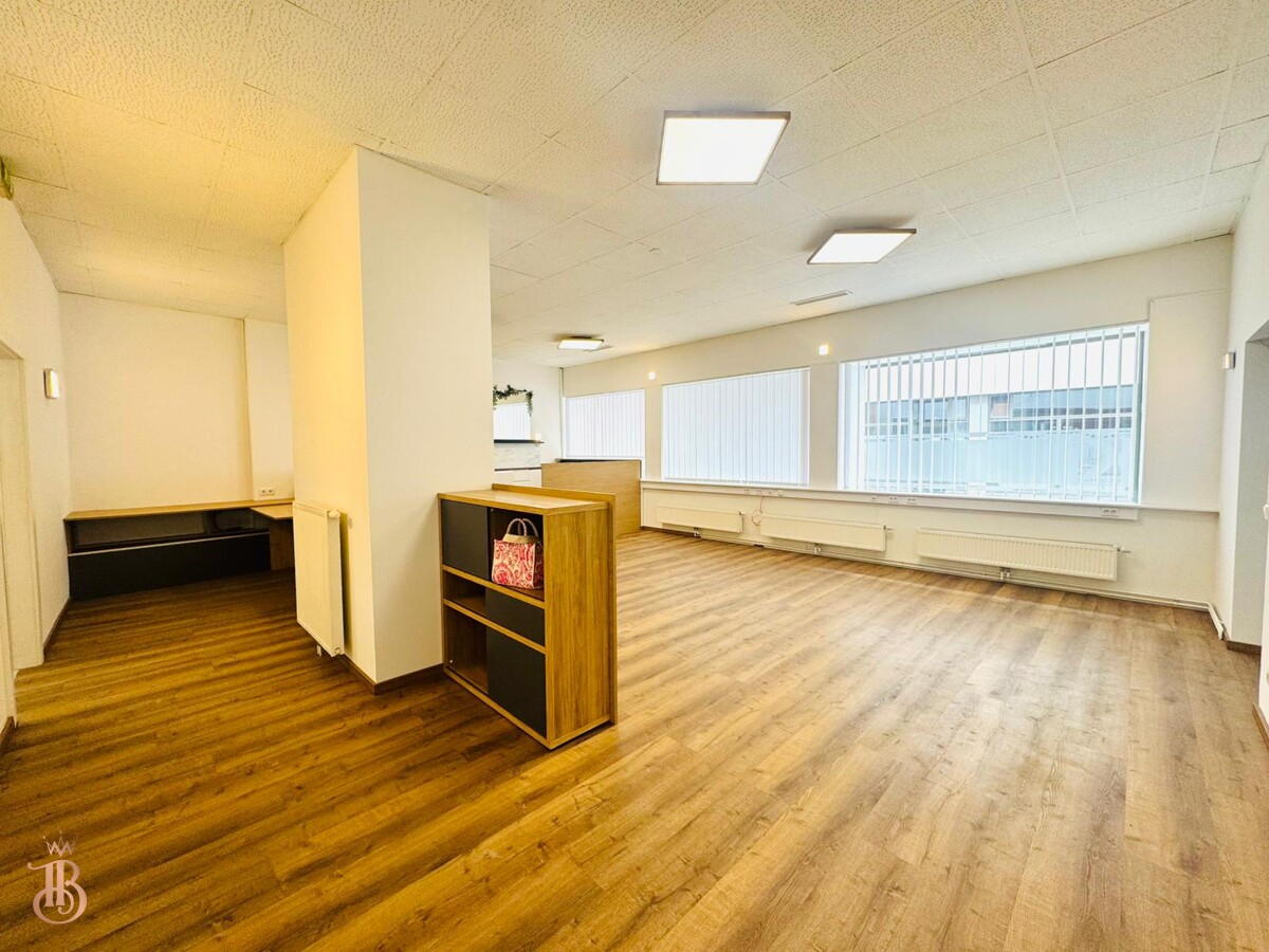 Geschäftslokal 1. ( Büro/ Praxis/ Studio)