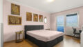 Schlafzimmer 1 mit Balkon OG